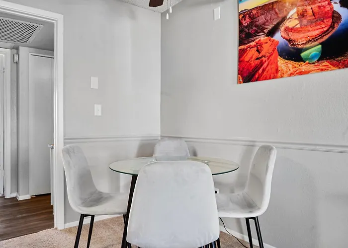 Modern 1b1b With Free Parking Apartment Scottsdale